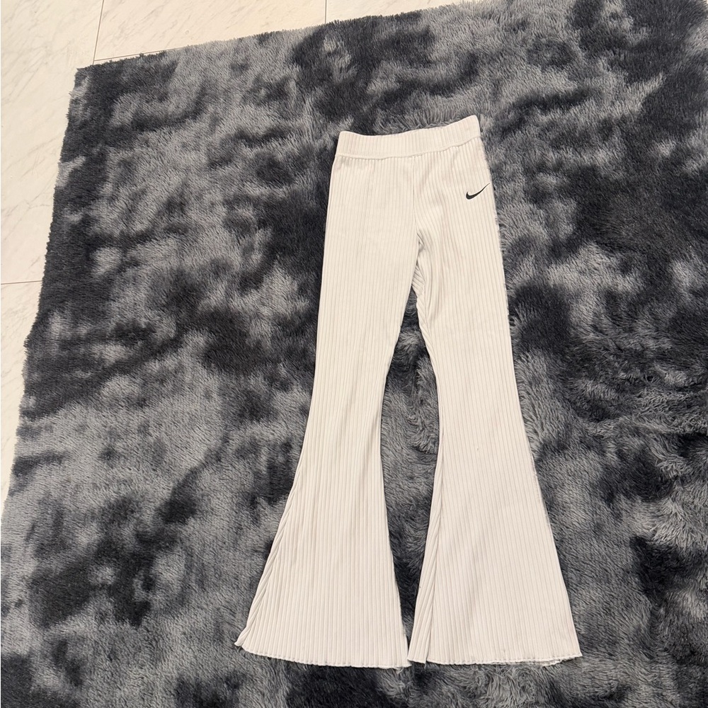 Nike Ribbed Flared Leggings